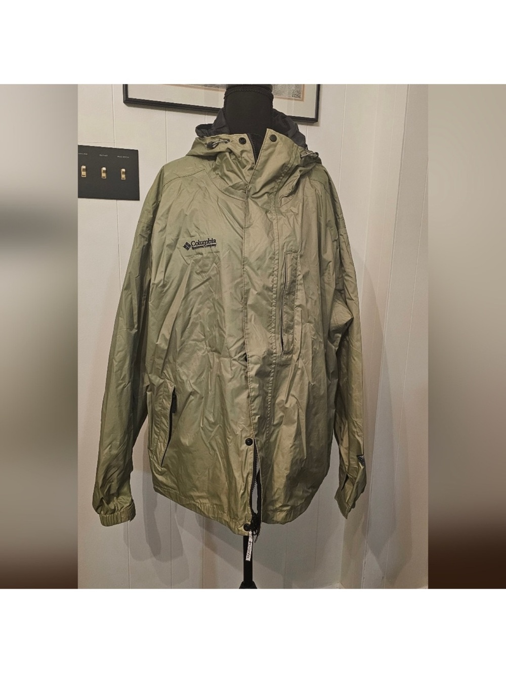 Columbia Raincoat with Hood- Mens XL